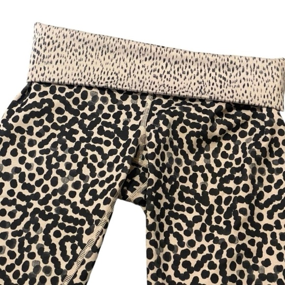 Lululemon Wunder Under Crop ll Sz 4 Spot Grain - Picture 8 of 10